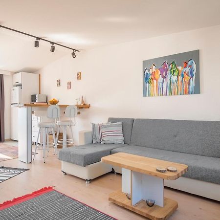 Central, Cozy, 15 Min Walk To The Beach, Fast Wi-Fi, Free Parking, 4Ppl Bodrum 외부 사진