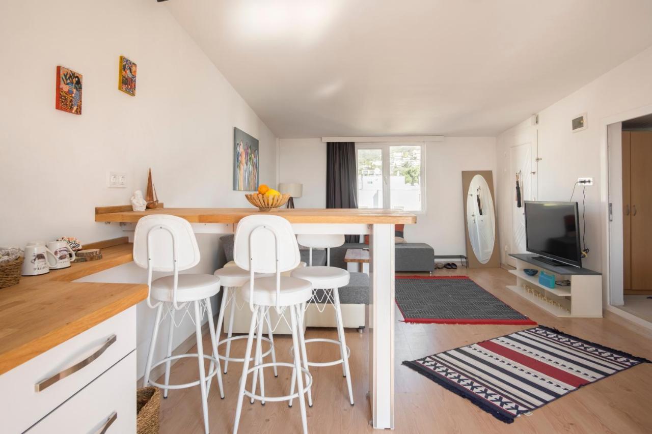 Central, Cozy, 15 Min Walk To The Beach, Fast Wi-Fi, Free Parking, 4Ppl Bodrum 외부 사진