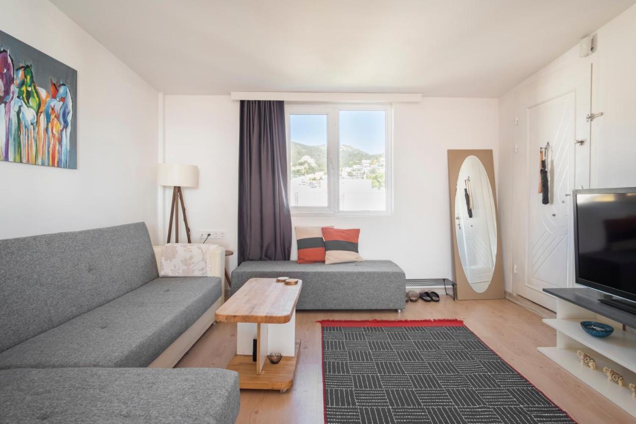 Central, Cozy, 15 Min Walk To The Beach, Fast Wi-Fi, Free Parking, 4Ppl Bodrum 외부 사진