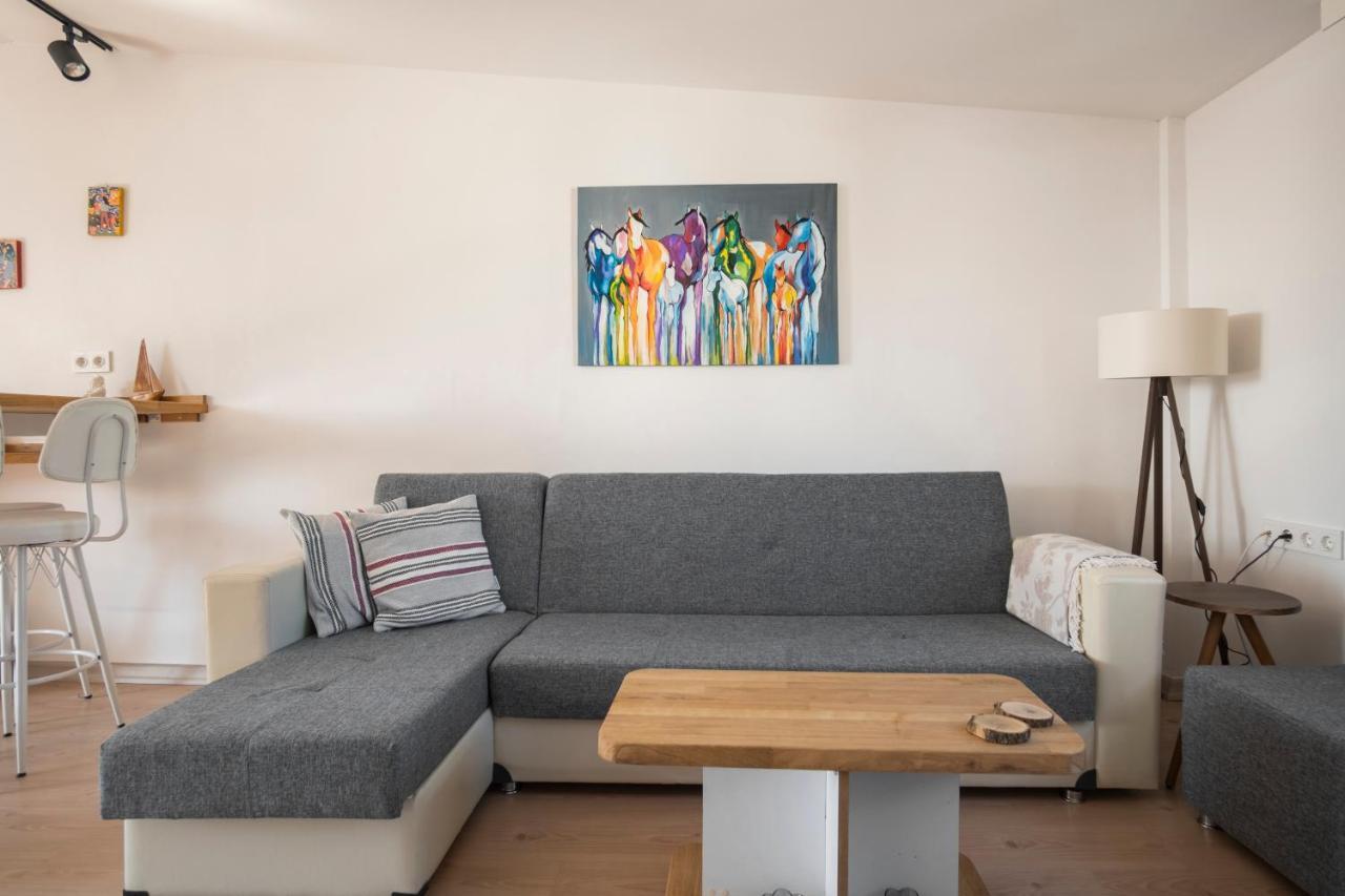 Central, Cozy, 15 Min Walk To The Beach, Fast Wi-Fi, Free Parking, 4Ppl Bodrum 외부 사진