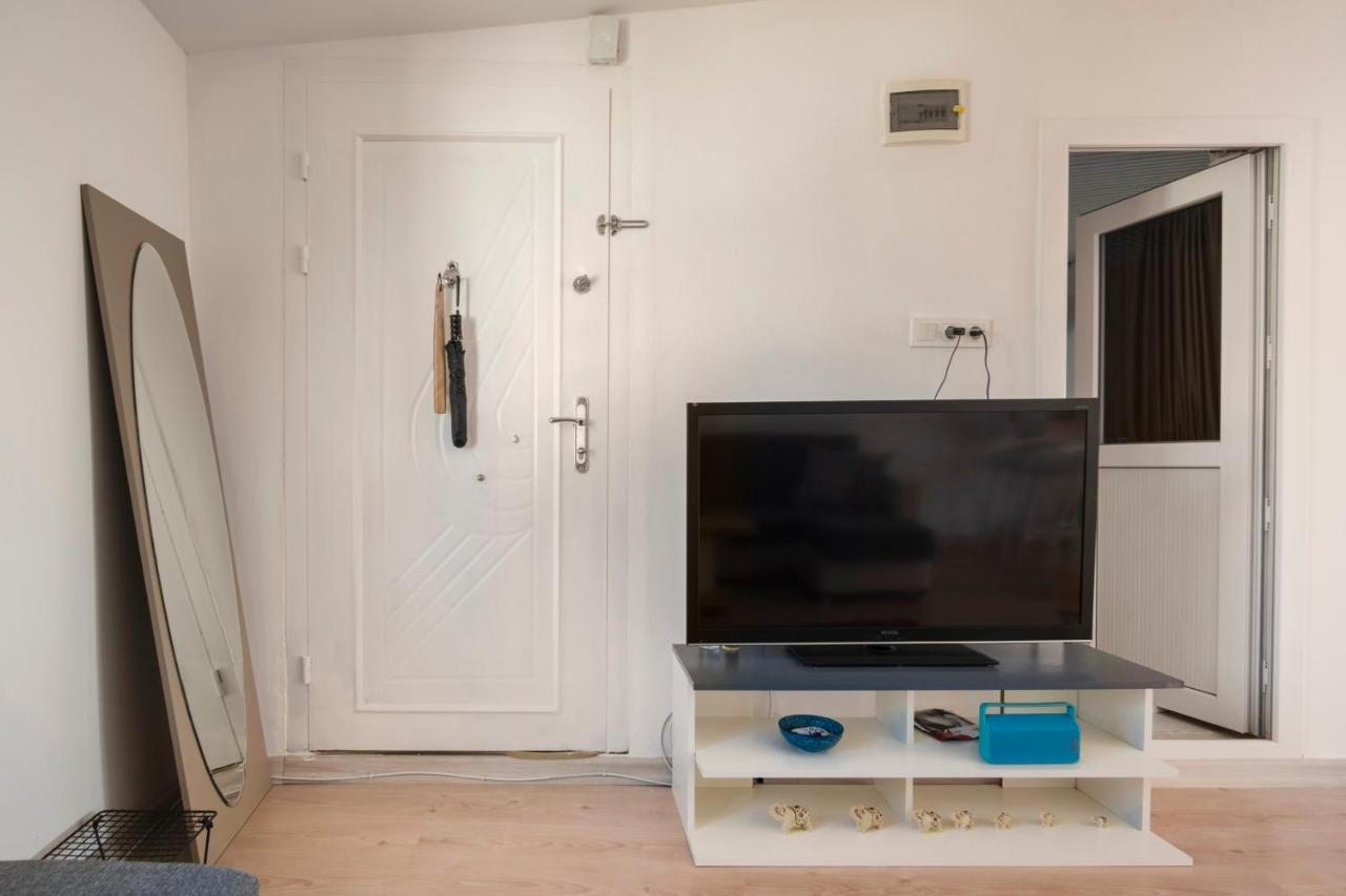 Central, Cozy, 15 Min Walk To The Beach, Fast Wi-Fi, Free Parking, 4Ppl Bodrum 외부 사진