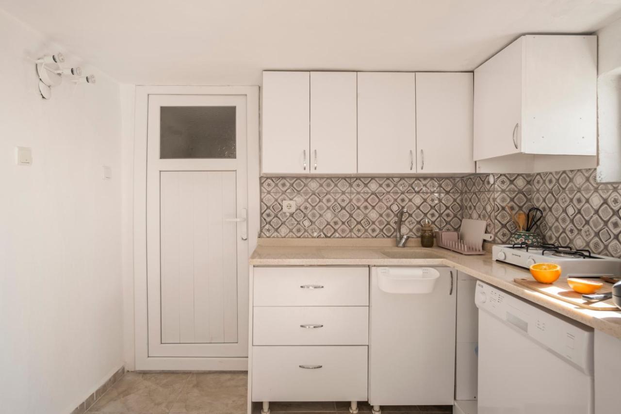 Central, Cozy, 15 Min Walk To The Beach, Fast Wi-Fi, Free Parking, 4Ppl Bodrum 외부 사진