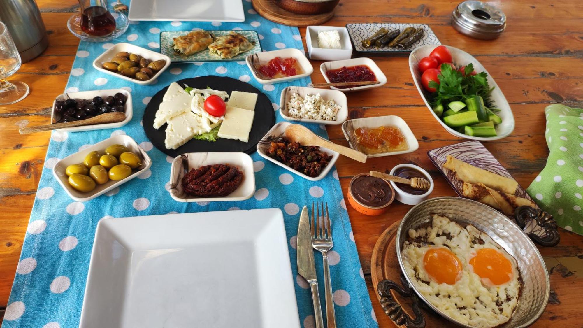Central, Cozy, 15 Min Walk To The Beach, Fast Wi-Fi, Free Parking, 4Ppl Bodrum 외부 사진