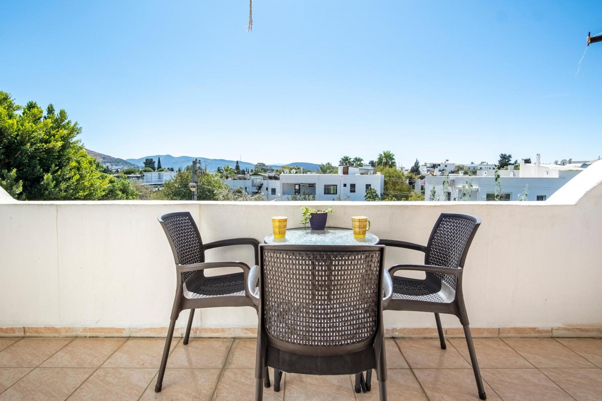 Central, Cozy, 15 Min Walk To The Beach, Fast Wi-Fi, Free Parking, 4Ppl Bodrum 외부 사진